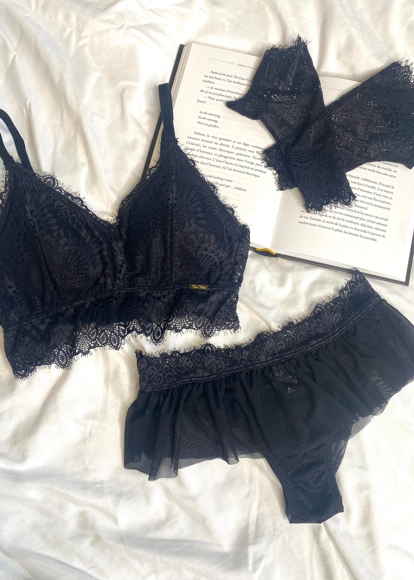 Ensemble de lingerie trois pièces 2315